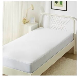 White Waterproof Mattress Protector new in package light gray color